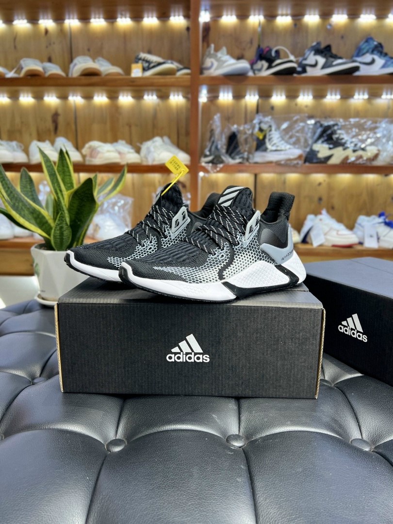 Giày Adidas Alphabounce 2022 màu trắng đen Replica
