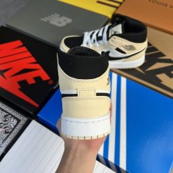 Giày Nike Air Jordan High Màu Kem Siêu Cấp