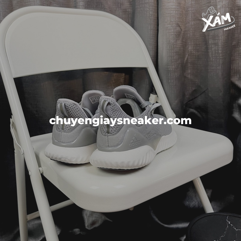 Nên mua giày Alphabounce replica hay chính hãng?