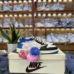 Giày Nike Air Jordan 1 Low Travis Scott Extragment Siêu Cấp