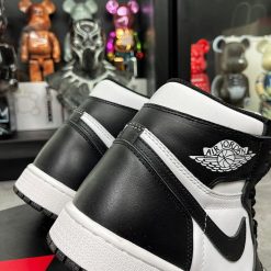 Giày Nike Air Jordan  1 High Panda Like Auth