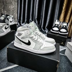 Giày Nike Air Jordan 1 Mid Light Smoke Grey Like Auth
