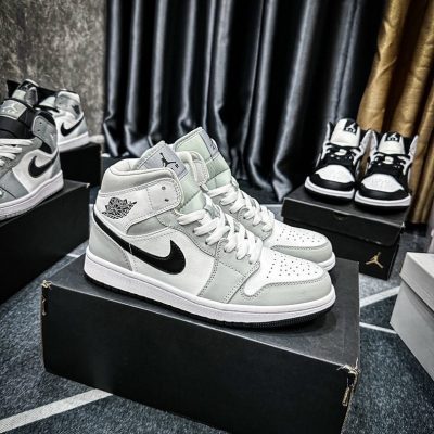 Giày Nike Air Jordan 1 Mid Light Smoke Grey Like Auth