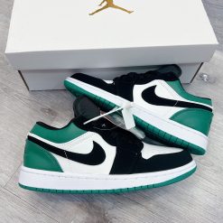 http-chuyengiaysneaker-com-Giay-Nike-Air-Jordan-1-Low-White-Black-Mystic-Green-rep-11 (2)