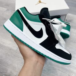 http-chuyengiaysneaker-com-Giay-Nike-Air-Jordan-1-Low-White-Black-Mystic-Green-rep-11 (3)