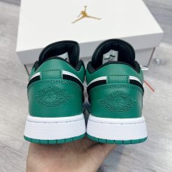 http-chuyengiaysneaker-com-Giay-Nike-Air-Jordan-1-Low-White-Black-Mystic-Green-rep-11 (7)