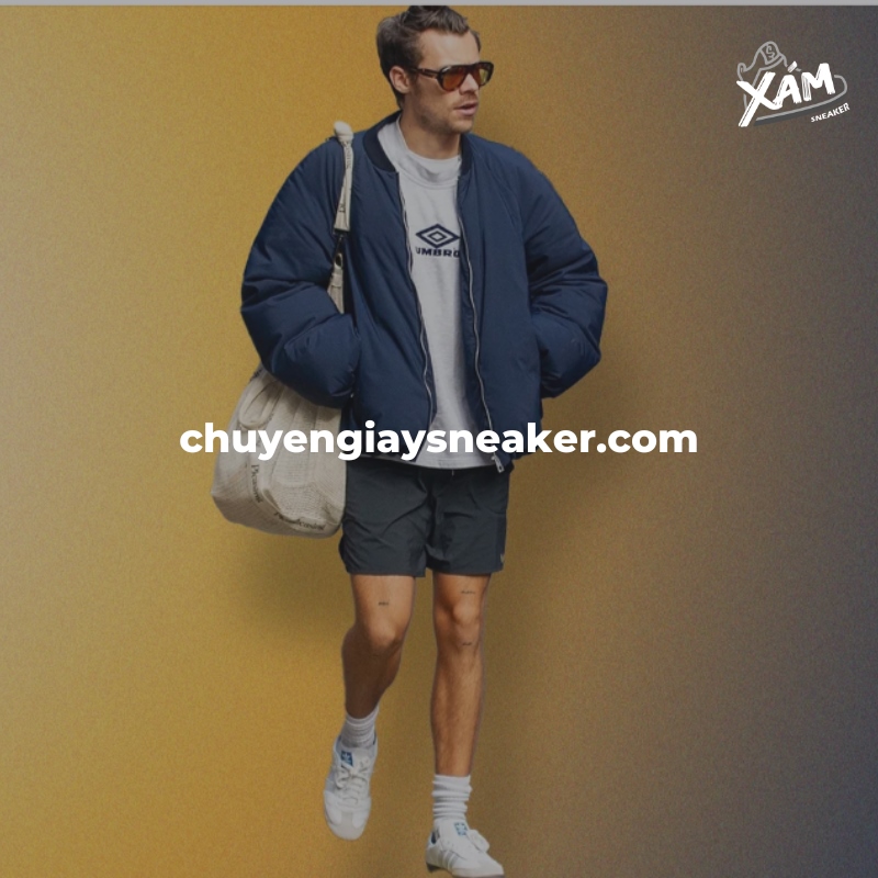 Mix bomber jacket cùng giày adidas cho phong cách thời trang năng động
