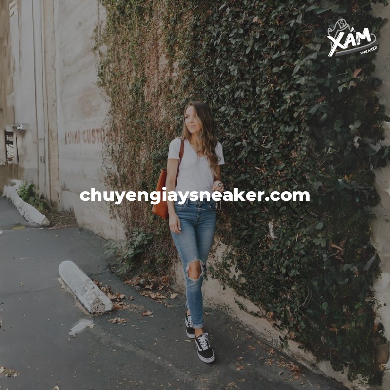 Phối quần jean slim fit với giày vans