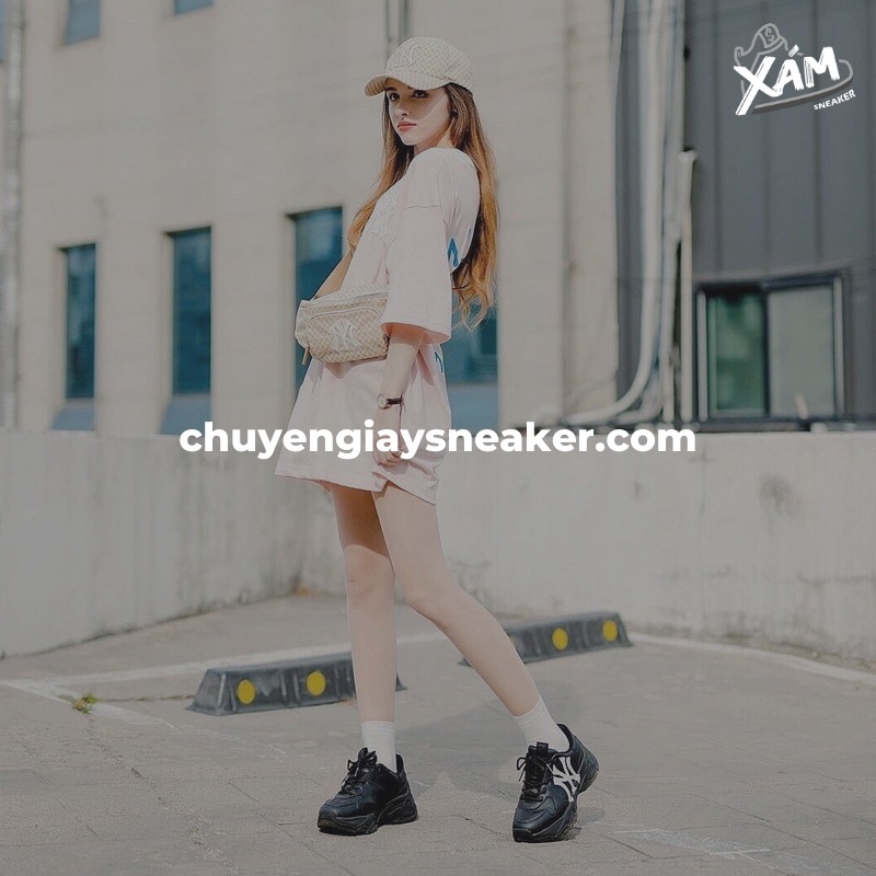 Mix đồ với giày MLB cùng với áo thun basic